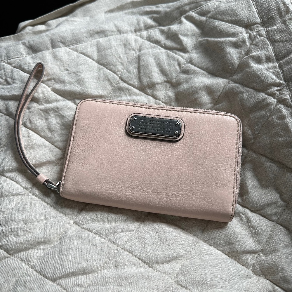 Marc by Marc Jacobs Q Wingman Wristlet wallet